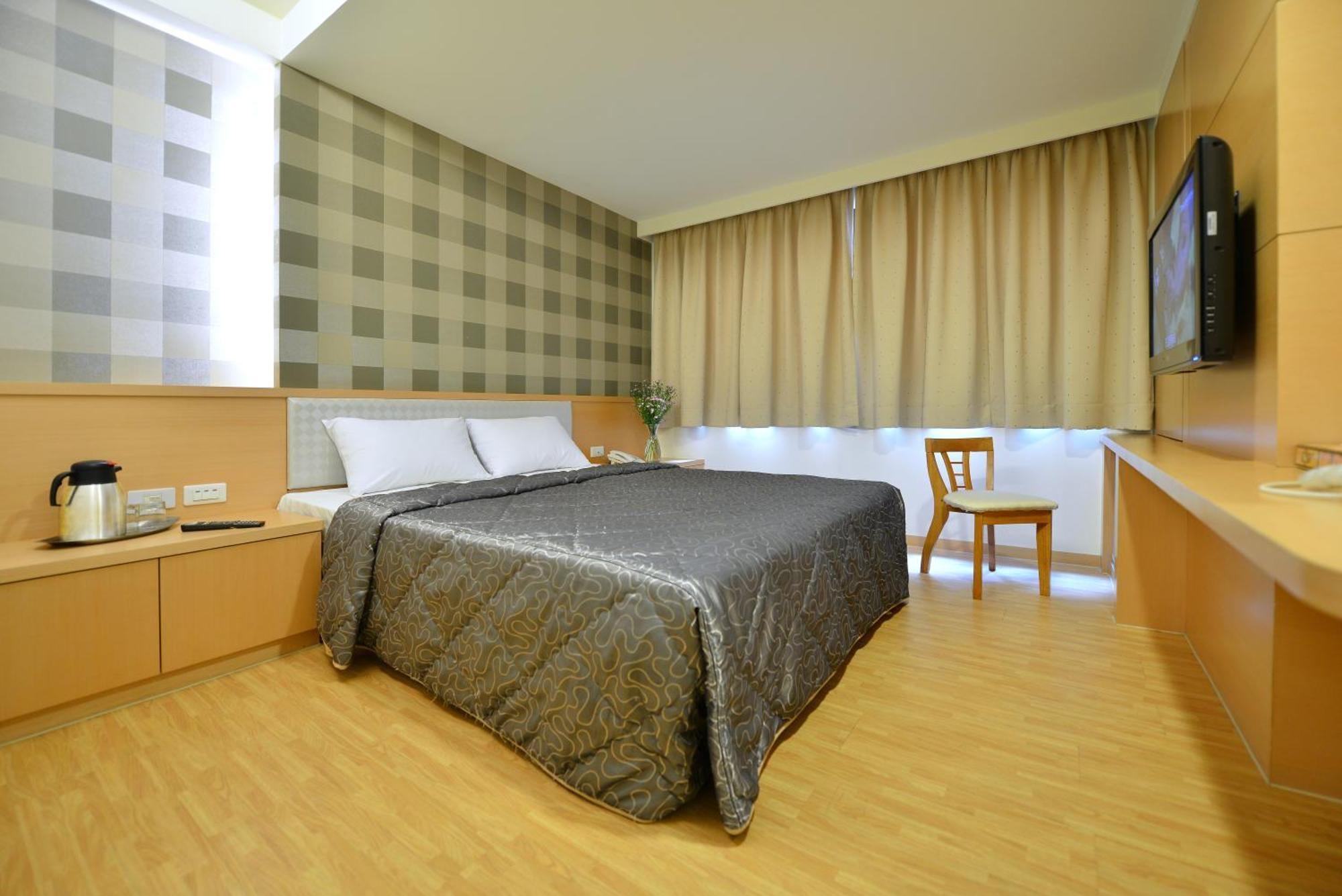 Ing Wang Hotel Тайнань Экстерьер фото