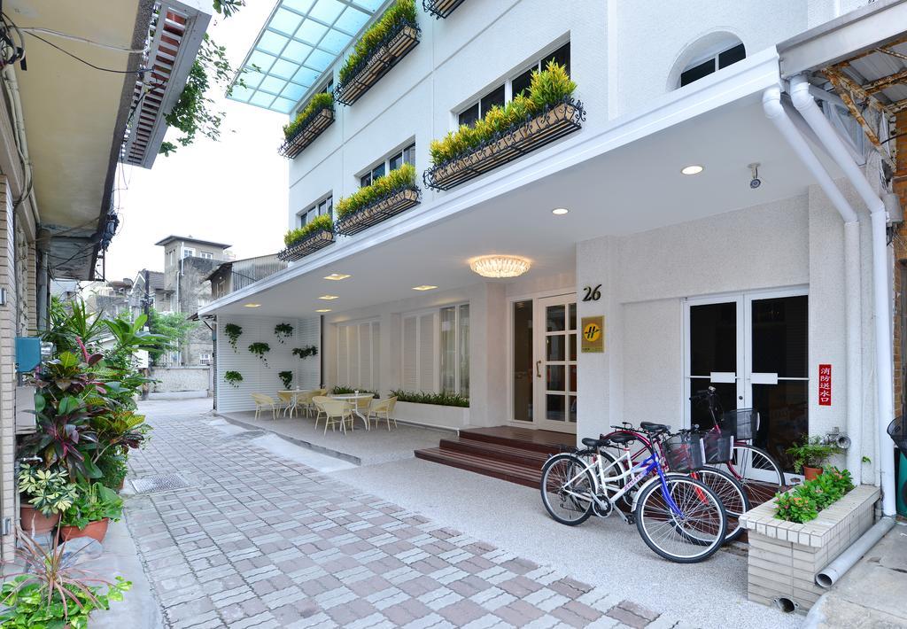 Ing Wang Hotel Тайнань Экстерьер фото